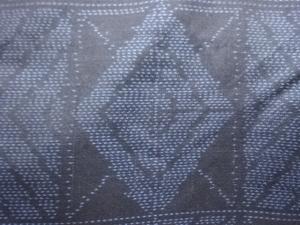 アンティーク　幾何学模様織り出し本場泥大島紬着物